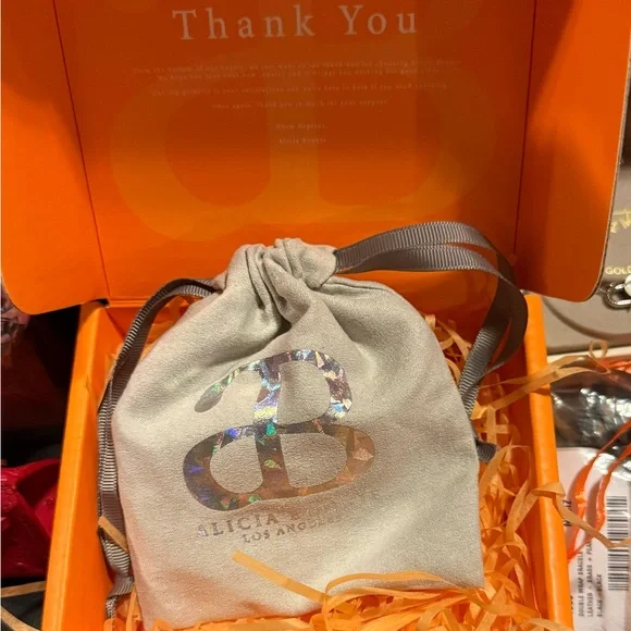 Alicia Bonnie Blue Agate pendant with adjustable chain. - Picture 3 of 4